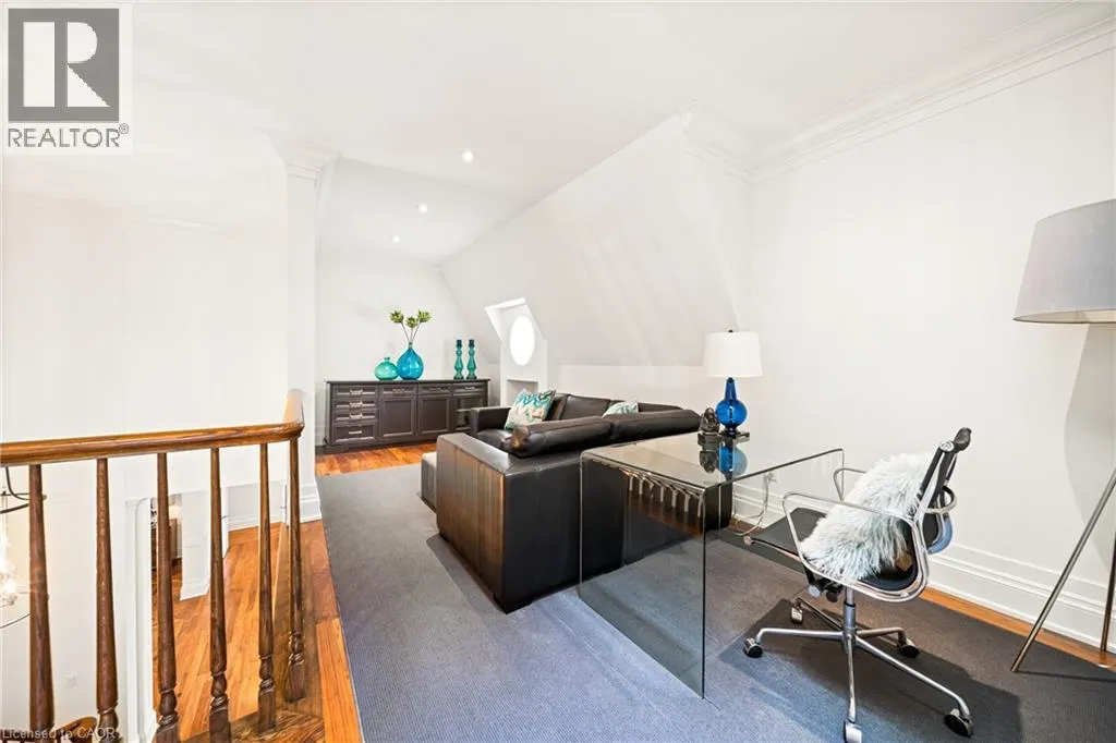 1577 GLOUCESTER Road