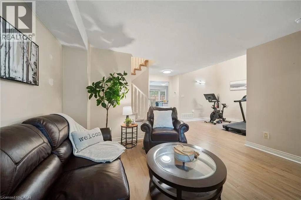 320 HAMILTON Drive Unit# 10, #10