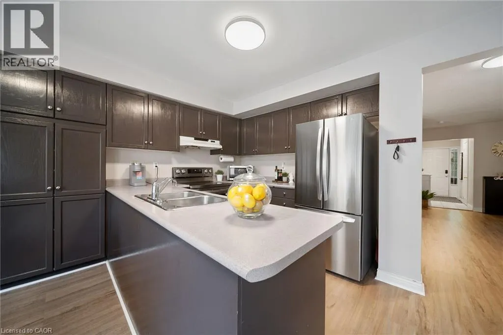 320 HAMILTON Drive Unit# 10, #10