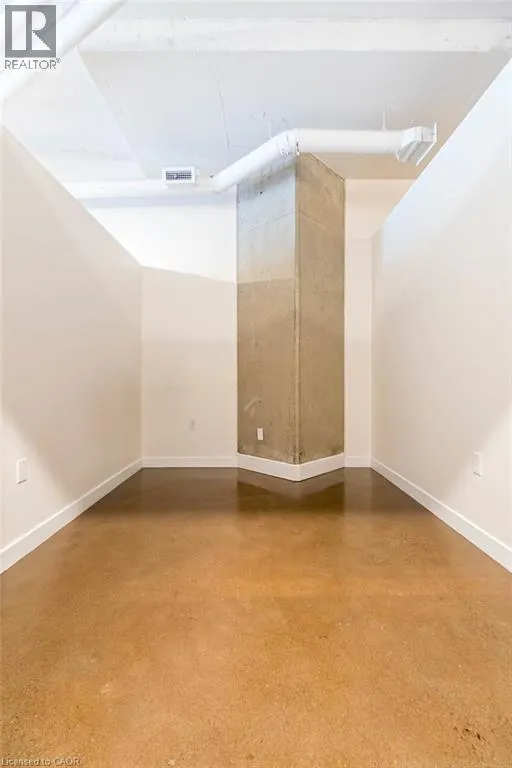 66 BAY Street S Unit# 613, #613