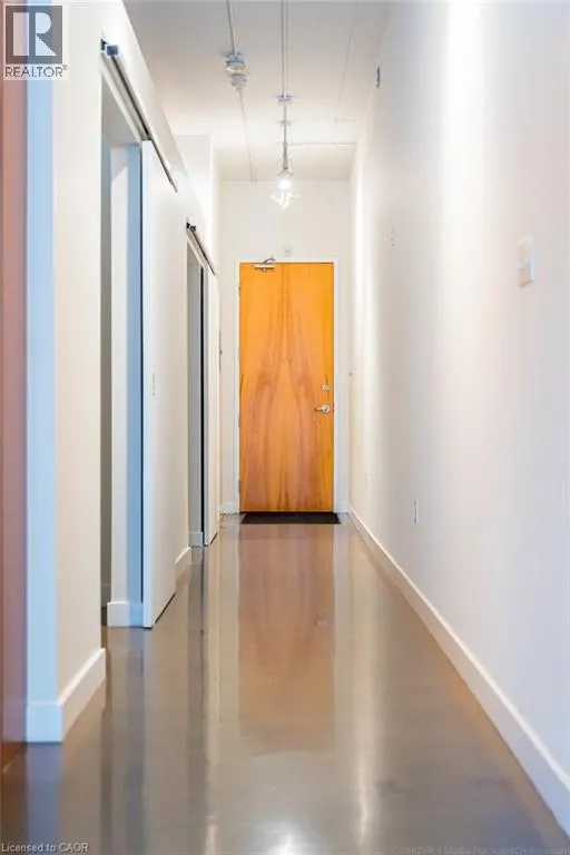 66 BAY Street S Unit# 613, #613