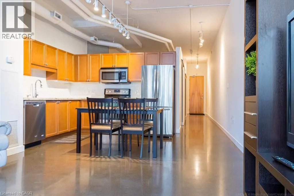 66 BAY Street S Unit# 613, #613