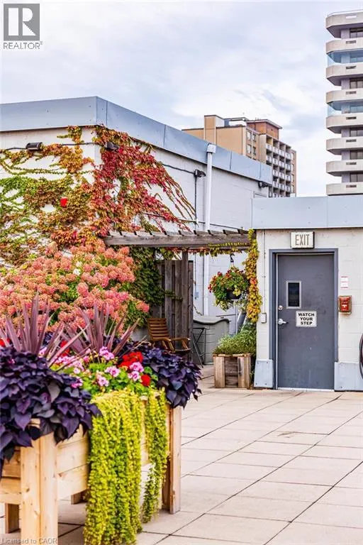 66 BAY Street S Unit# 613, #613