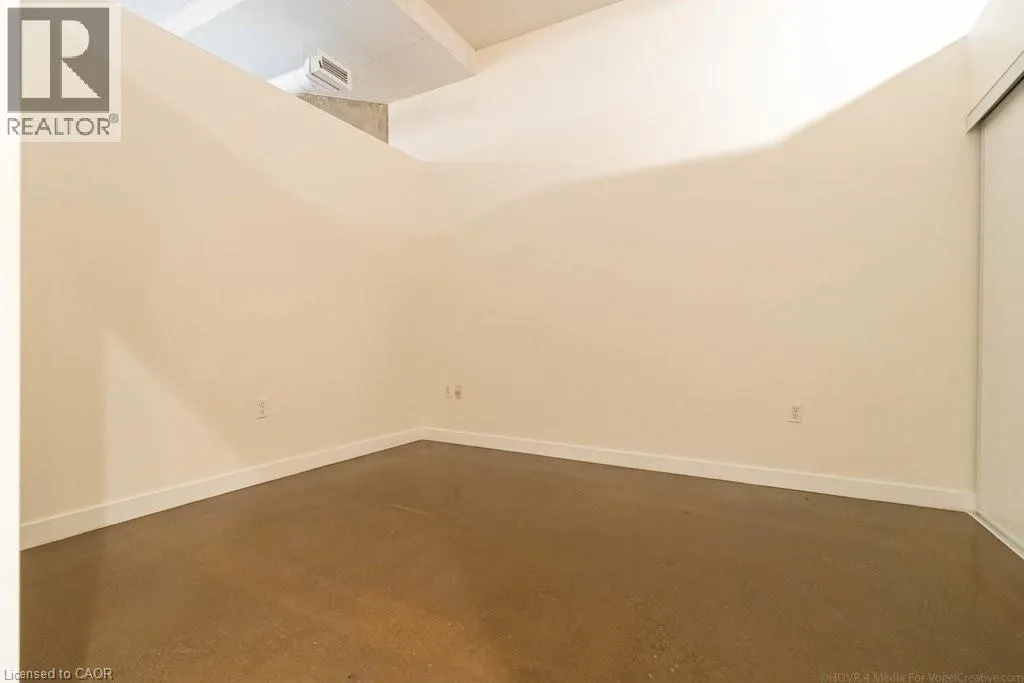 66 BAY Street S Unit# 613, #613