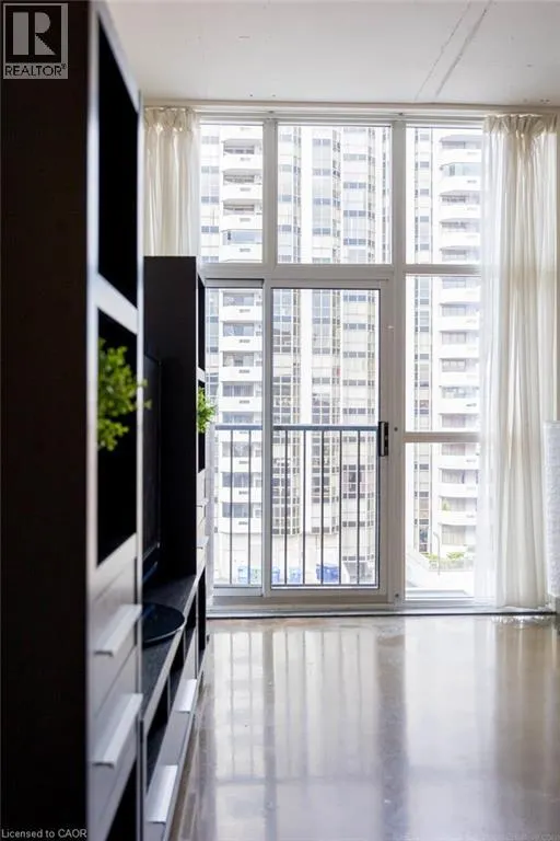 66 BAY Street S Unit# 613, #613