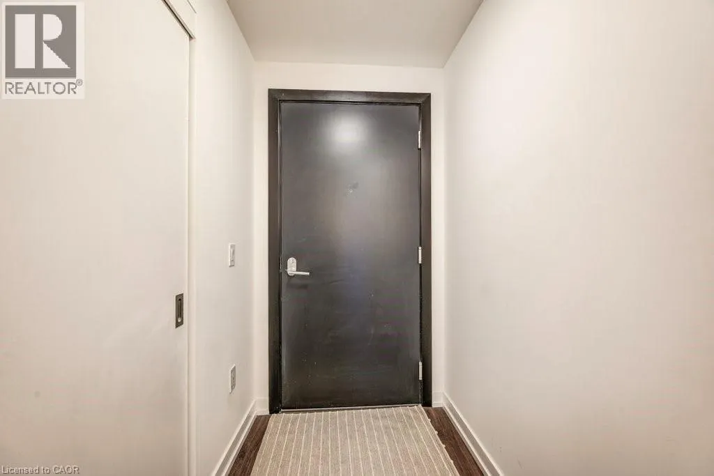 15 WELLINGTON Street S Unit# 904, #904