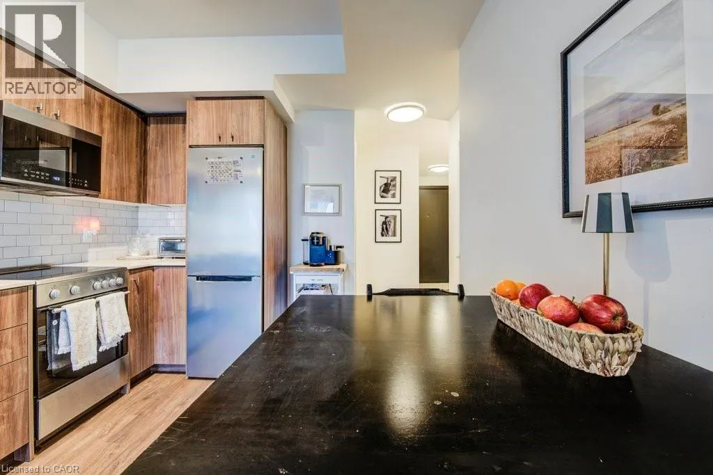 15 WELLINGTON Street S Unit# 904, #904