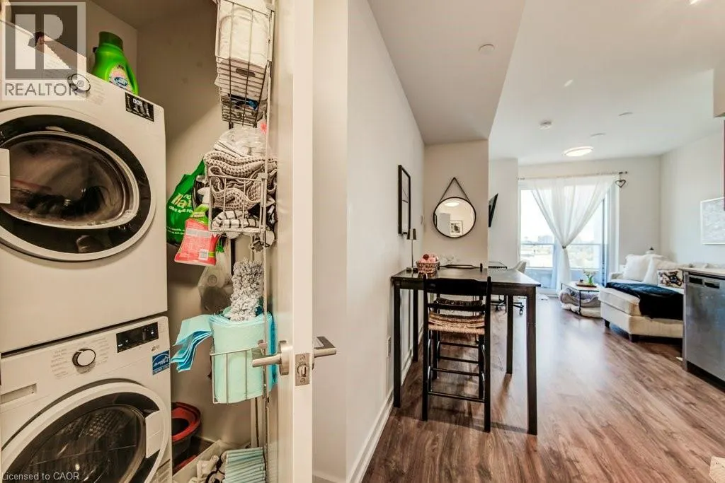 15 WELLINGTON Street S Unit# 904, #904