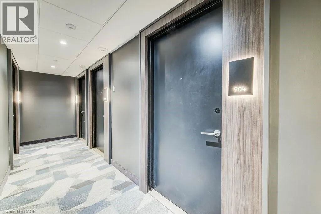 15 WELLINGTON Street S Unit# 904, #904