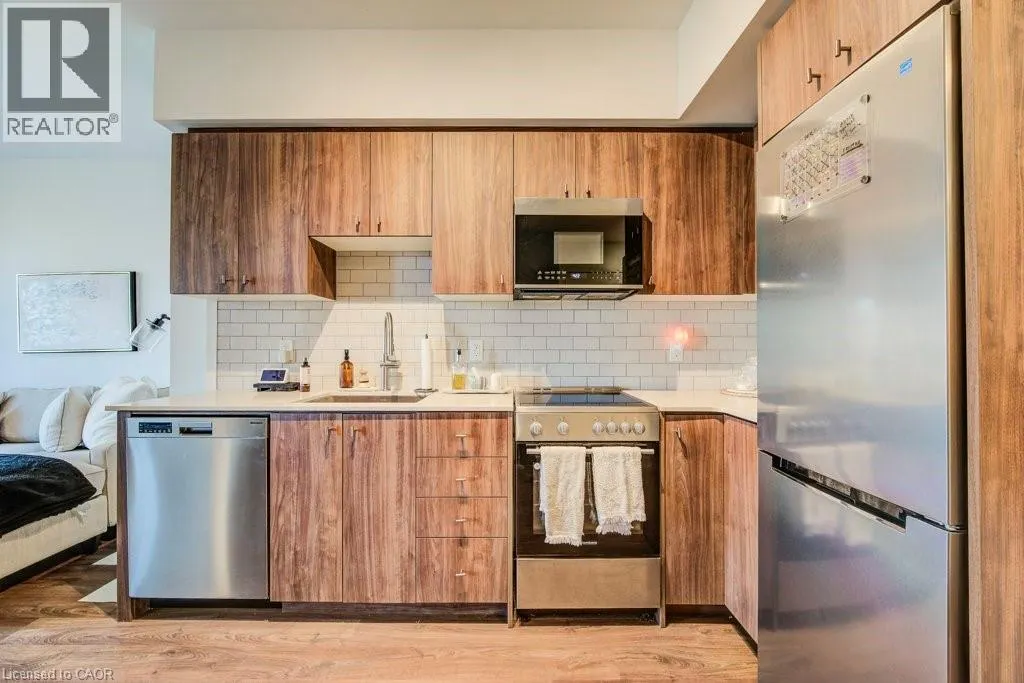 15 WELLINGTON Street S Unit# 904, #904