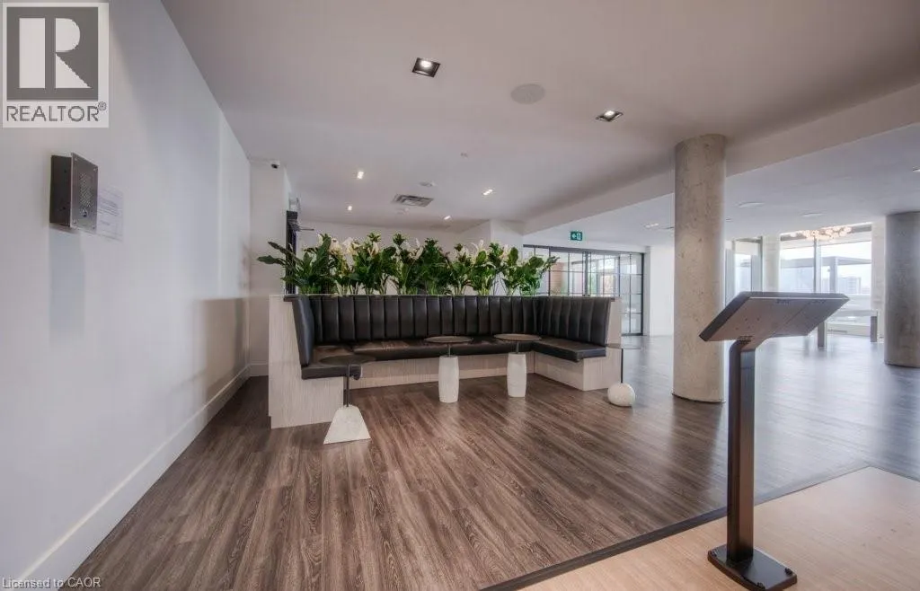 15 WELLINGTON Street S Unit# 904, #904