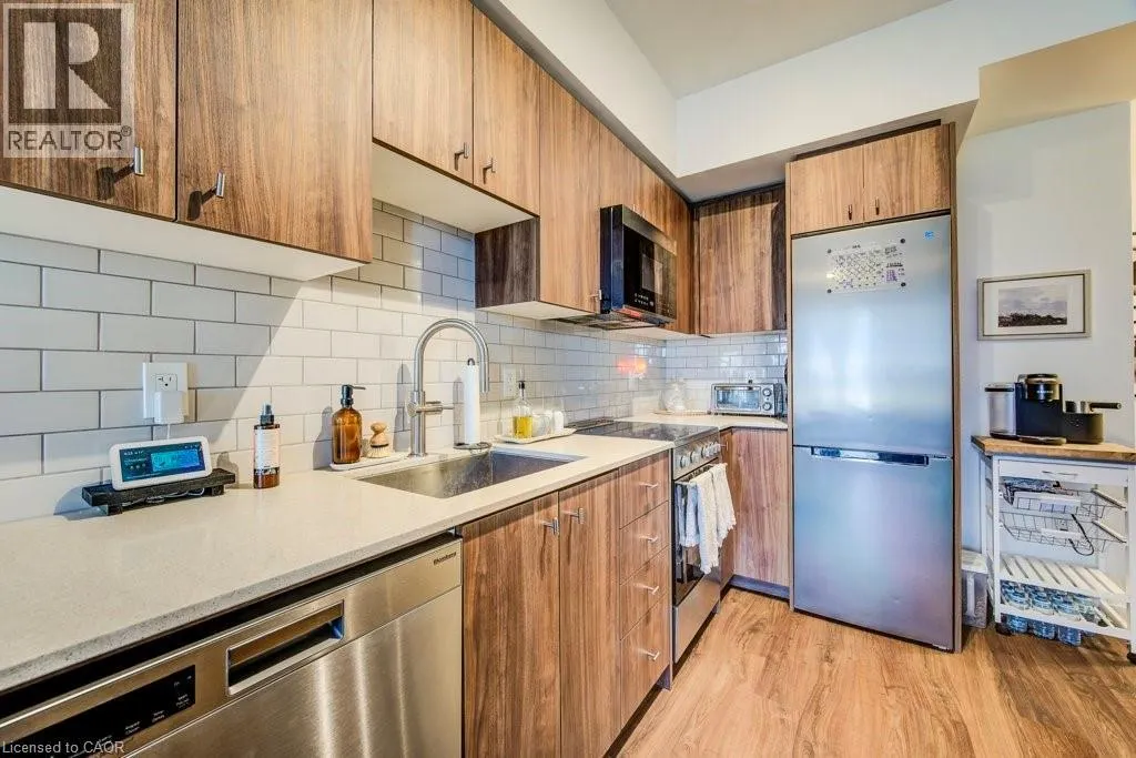 15 WELLINGTON Street S Unit# 904, #904