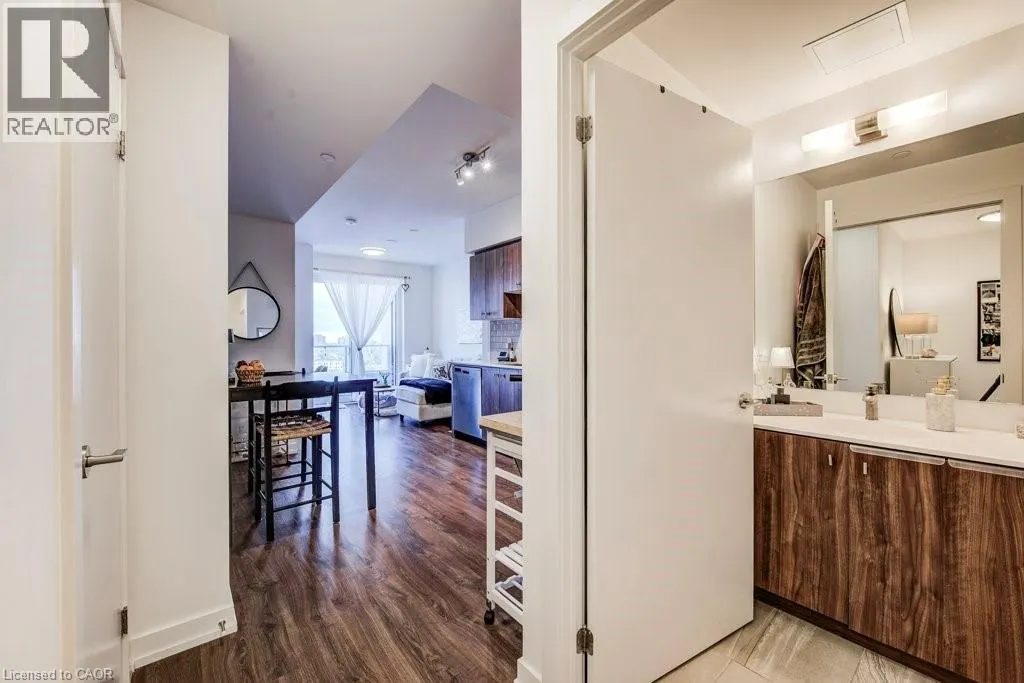 15 WELLINGTON Street S Unit# 904, #904