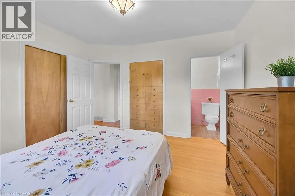 128 ONEIDA Boulevard