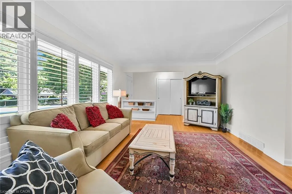 128 ONEIDA Boulevard