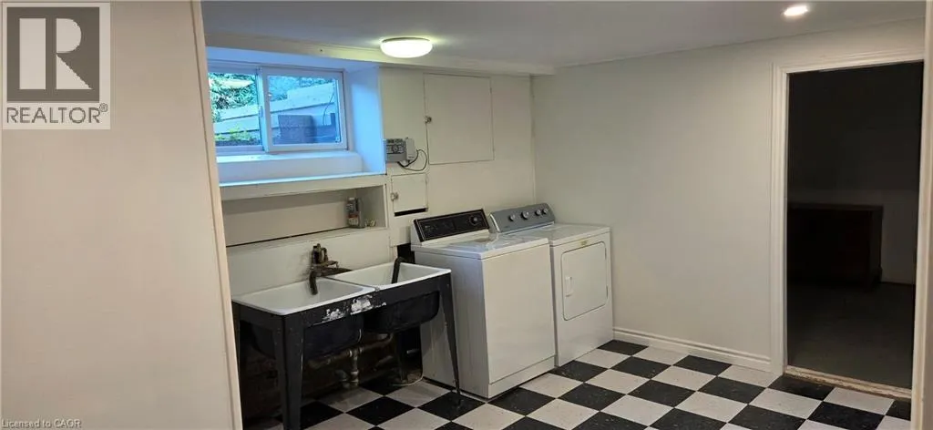 128 ONEIDA Boulevard