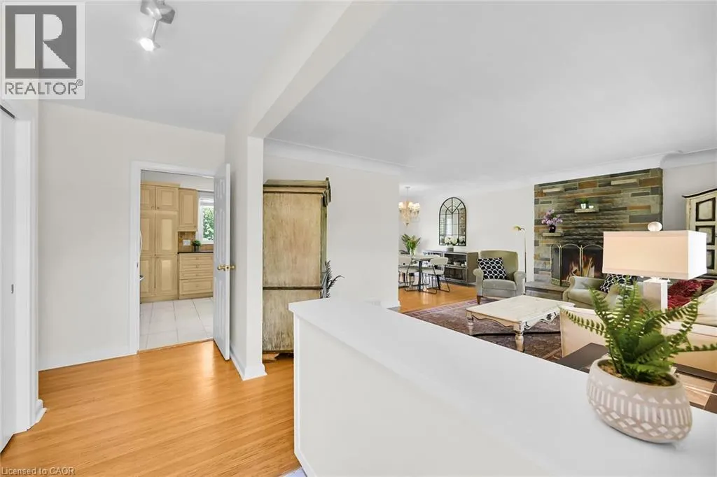 128 ONEIDA Boulevard