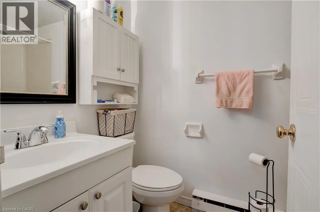 18 HOLBORN Court Unit# 104, #104