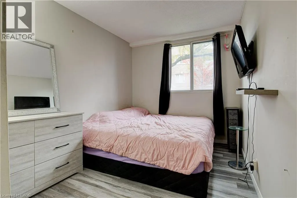 18 HOLBORN Court Unit# 104, #104