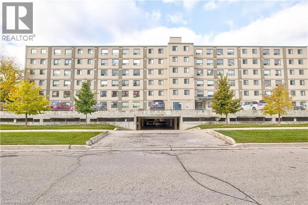 18 HOLBORN Court Unit# 104, #104