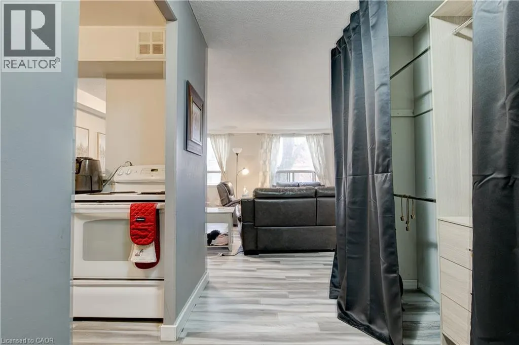 18 HOLBORN Court Unit# 104, #104