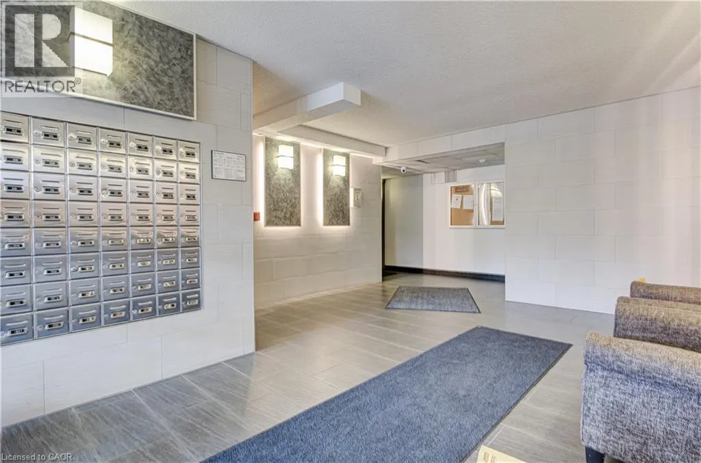 18 HOLBORN Court Unit# 104, #104