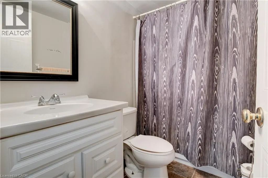 18 HOLBORN Court Unit# 104, #104