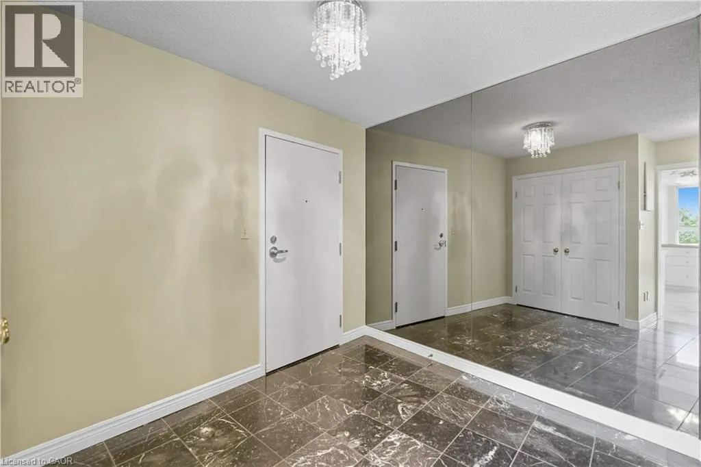 20 BERKLEY Road Unit# 702, #702