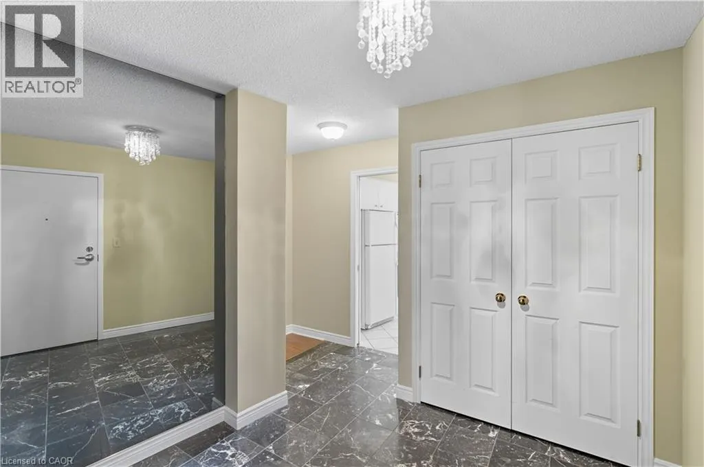 20 BERKLEY Road Unit# 702, #702