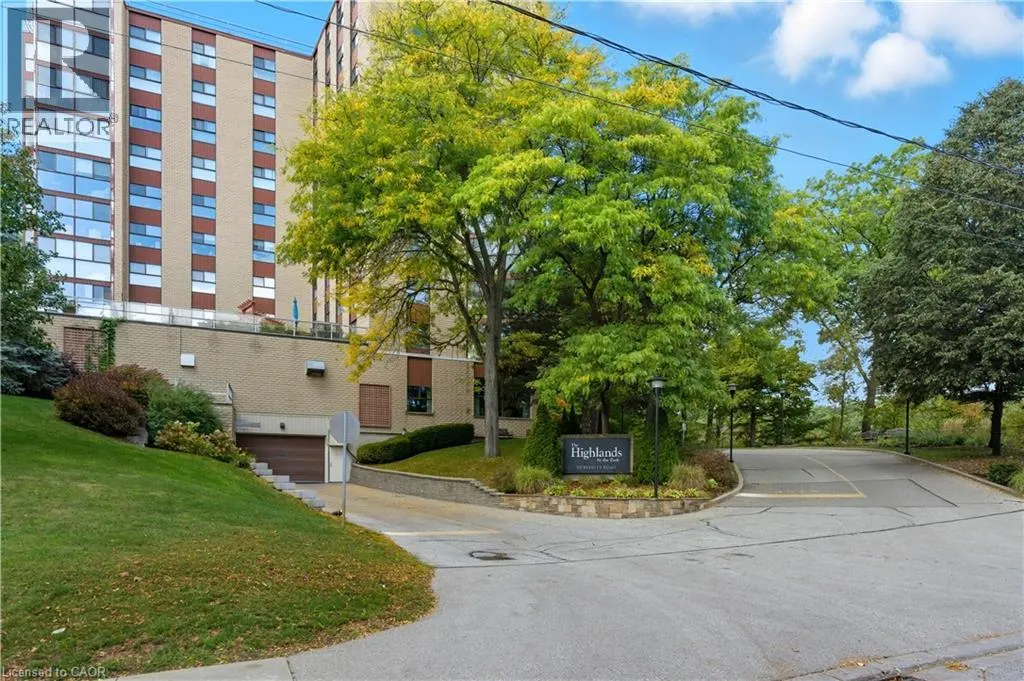 20 BERKLEY Road Unit# 702, #702