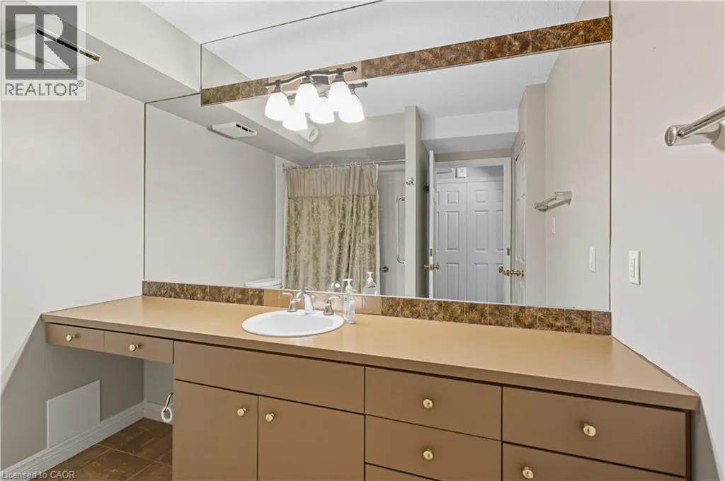 20 BERKLEY Road Unit# 702, #702