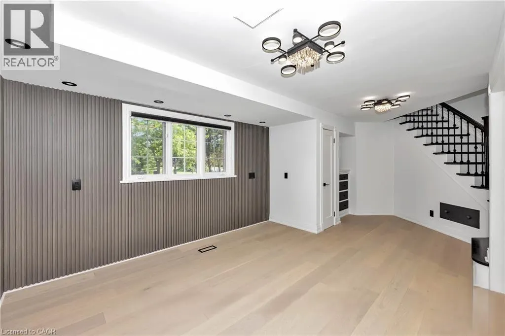 141 KERRY HILL Crescent