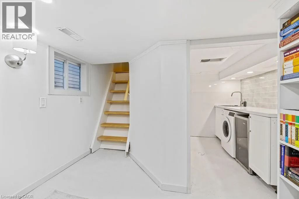 2 1/2 EAST 23RD Street