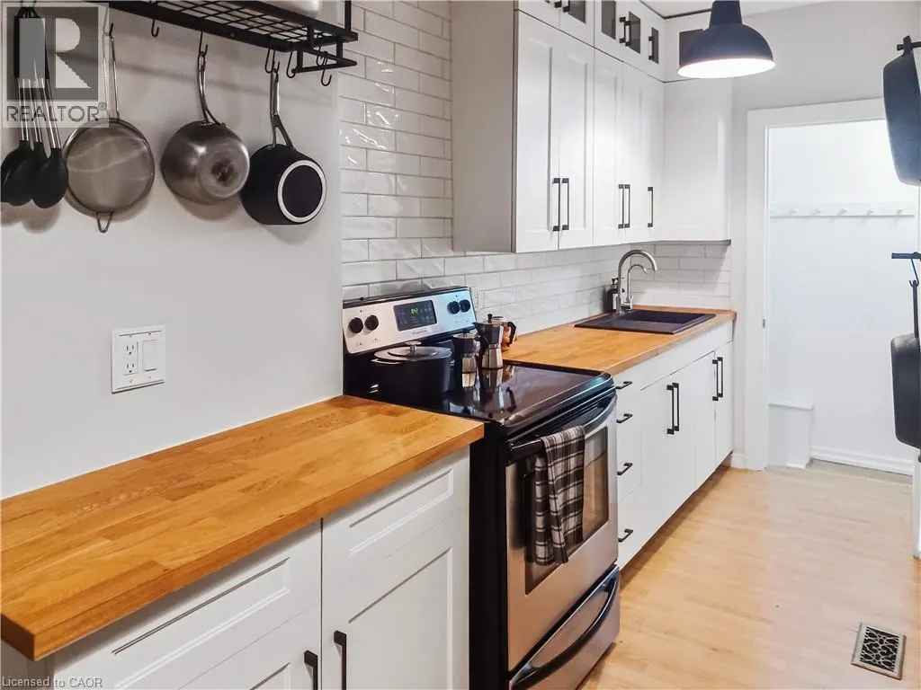 2 1/2 EAST 23RD Street