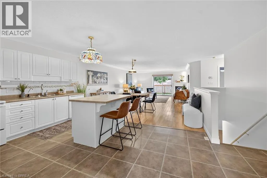 385 PARK Road N Unit# 4, #4