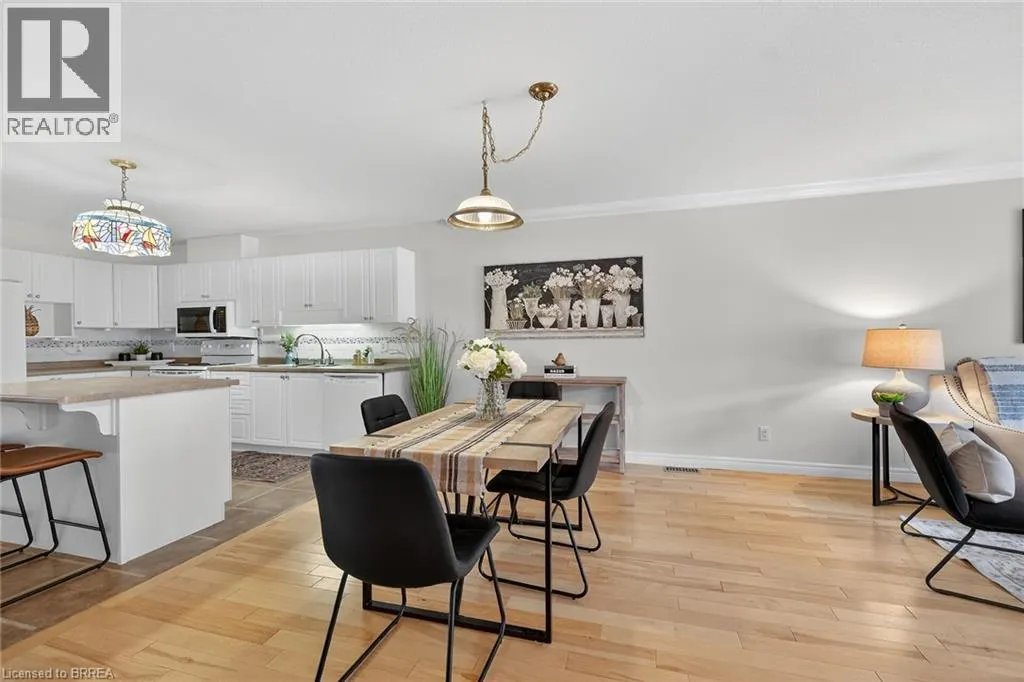 385 PARK Road N Unit# 4, #4