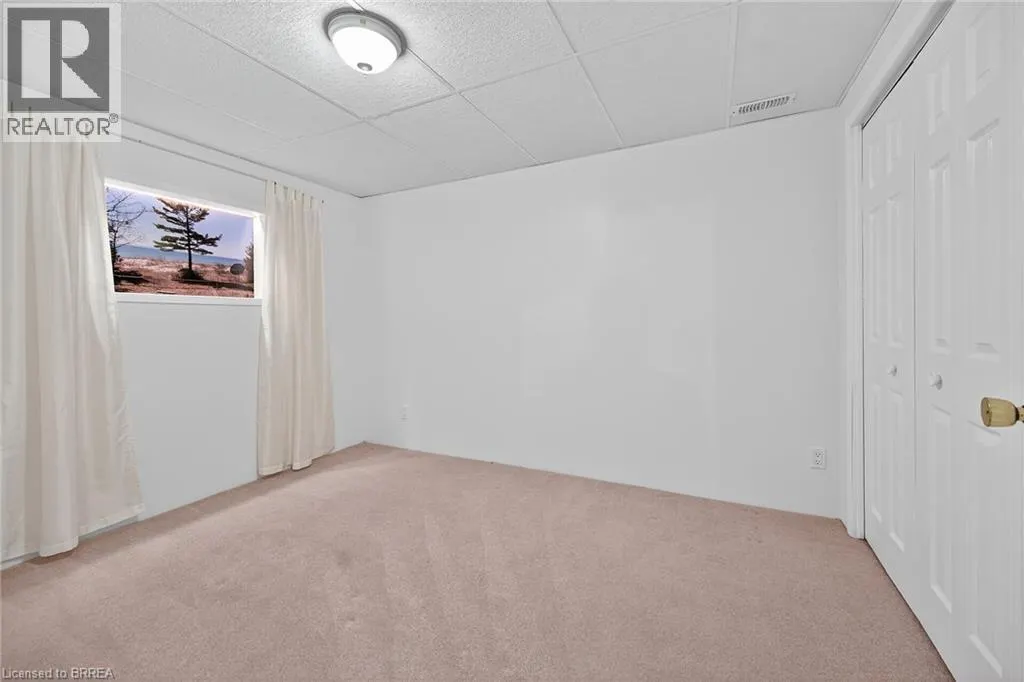 385 PARK Road N Unit# 4, #4