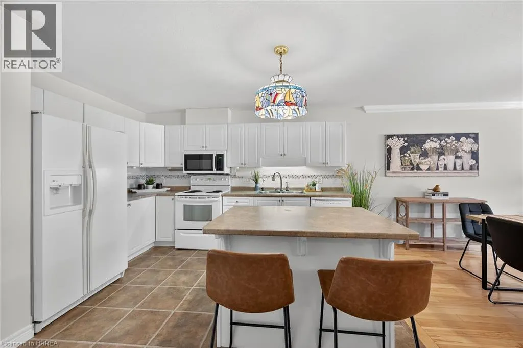 385 PARK Road N Unit# 4, #4