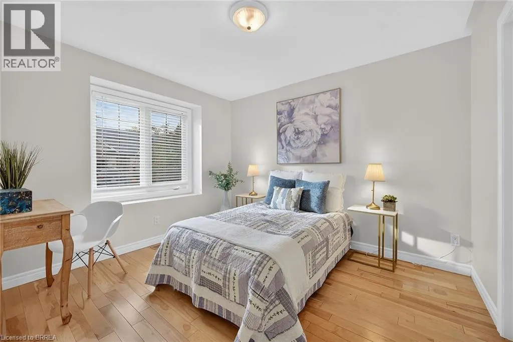 385 PARK Road N Unit# 4, #4