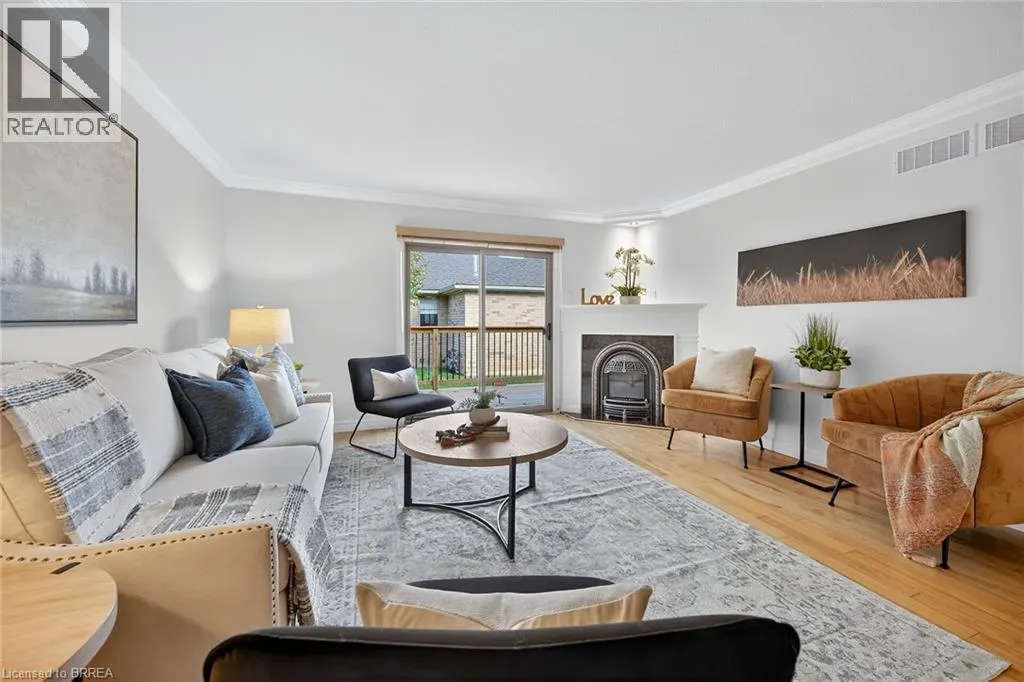 385 PARK Road N Unit# 4, #4