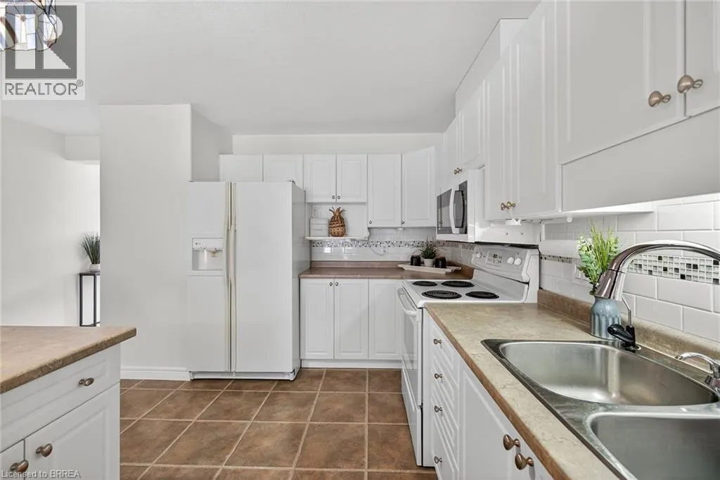 385 PARK Road N Unit# 4, #4