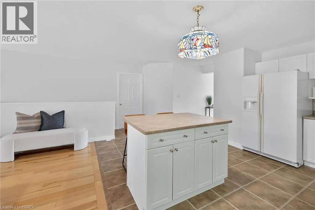 385 PARK Road N Unit# 4, #4