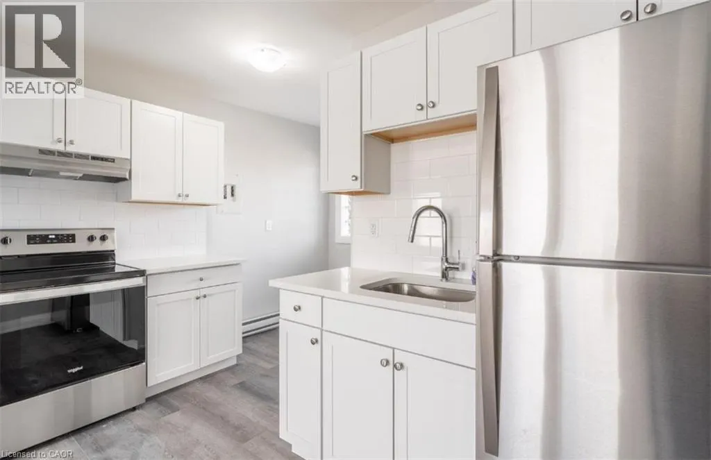 81 GIBSON Avenue Unit# 6, #6