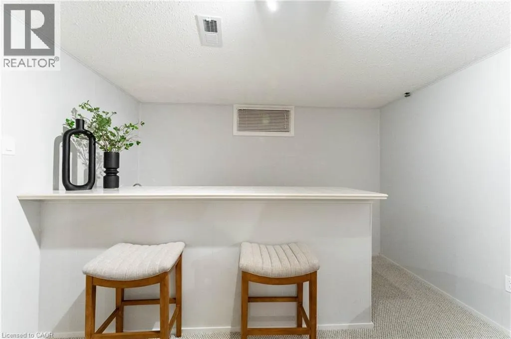 2252 UPPER MIDDLE Road Unit# 6, #6