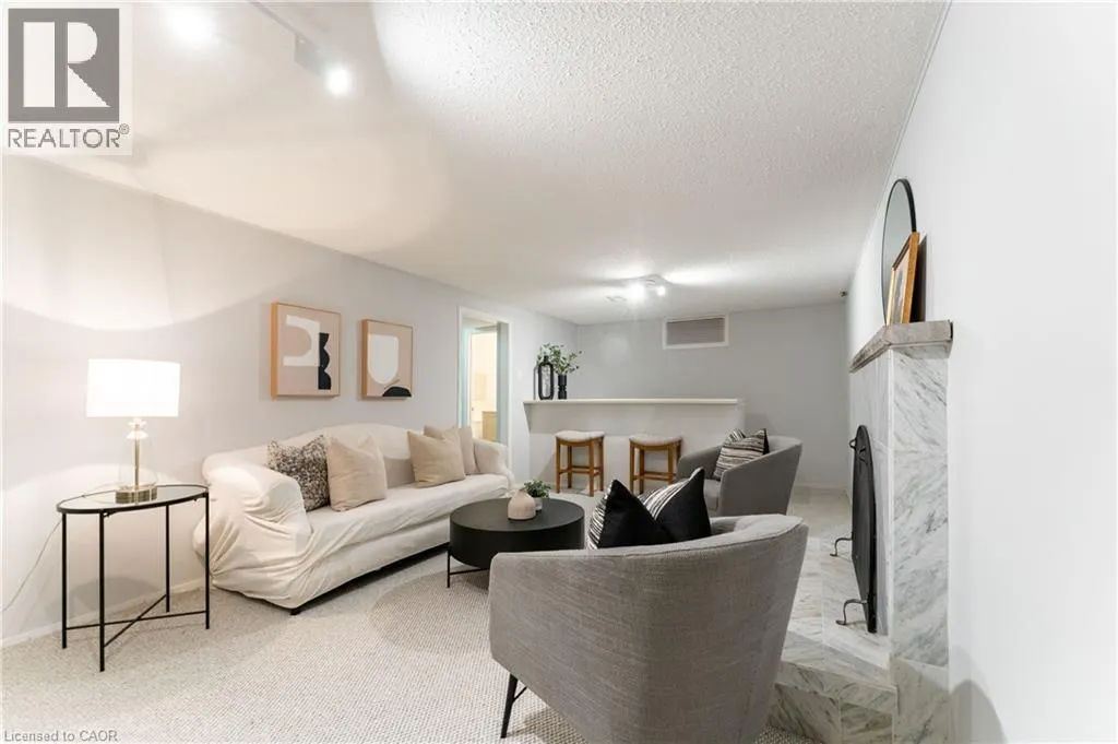 2252 UPPER MIDDLE Road Unit# 6, #6