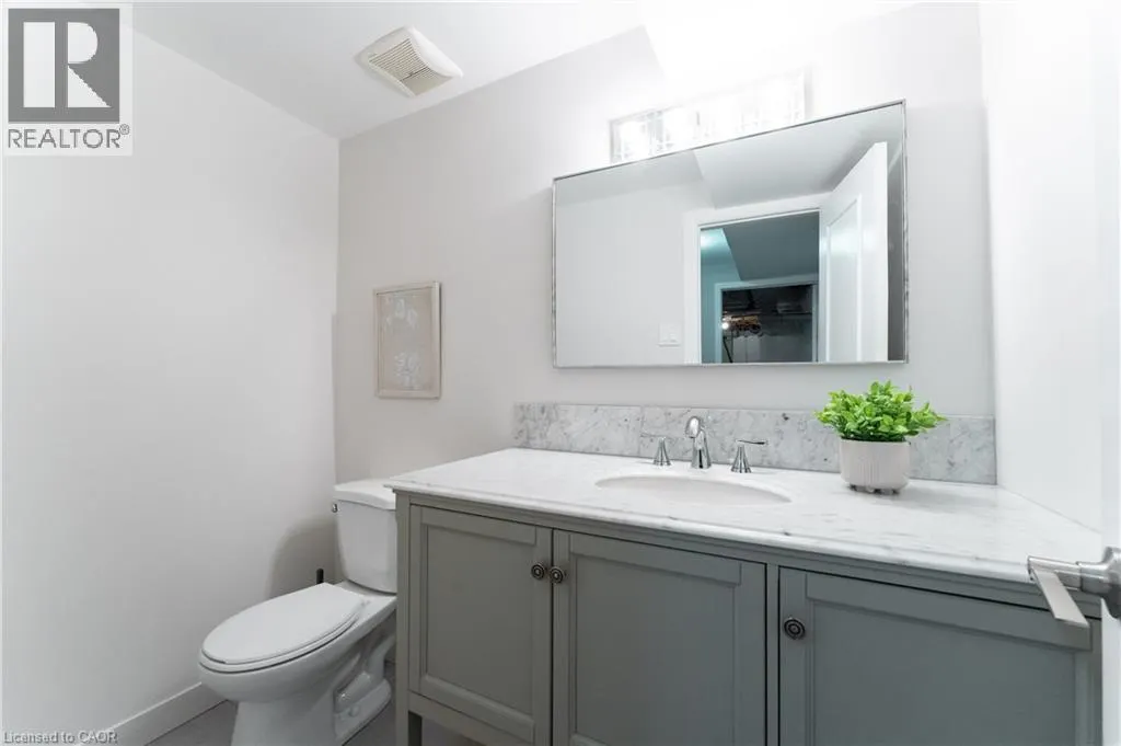 2252 UPPER MIDDLE Road Unit# 6, #6