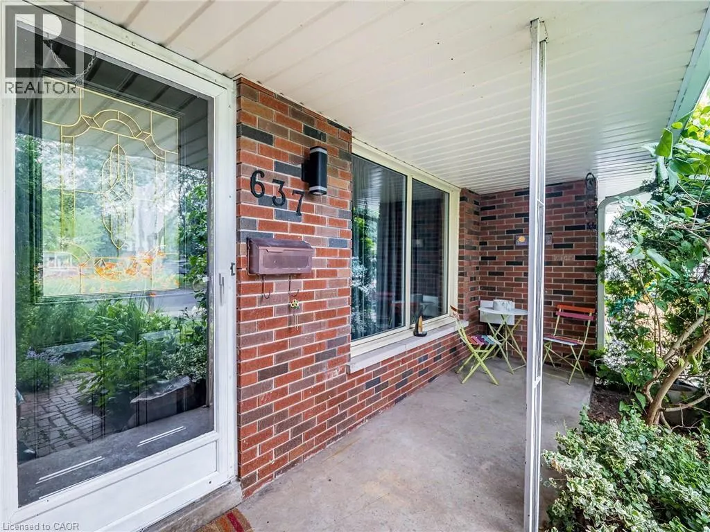 637 ARTREVA Crescent