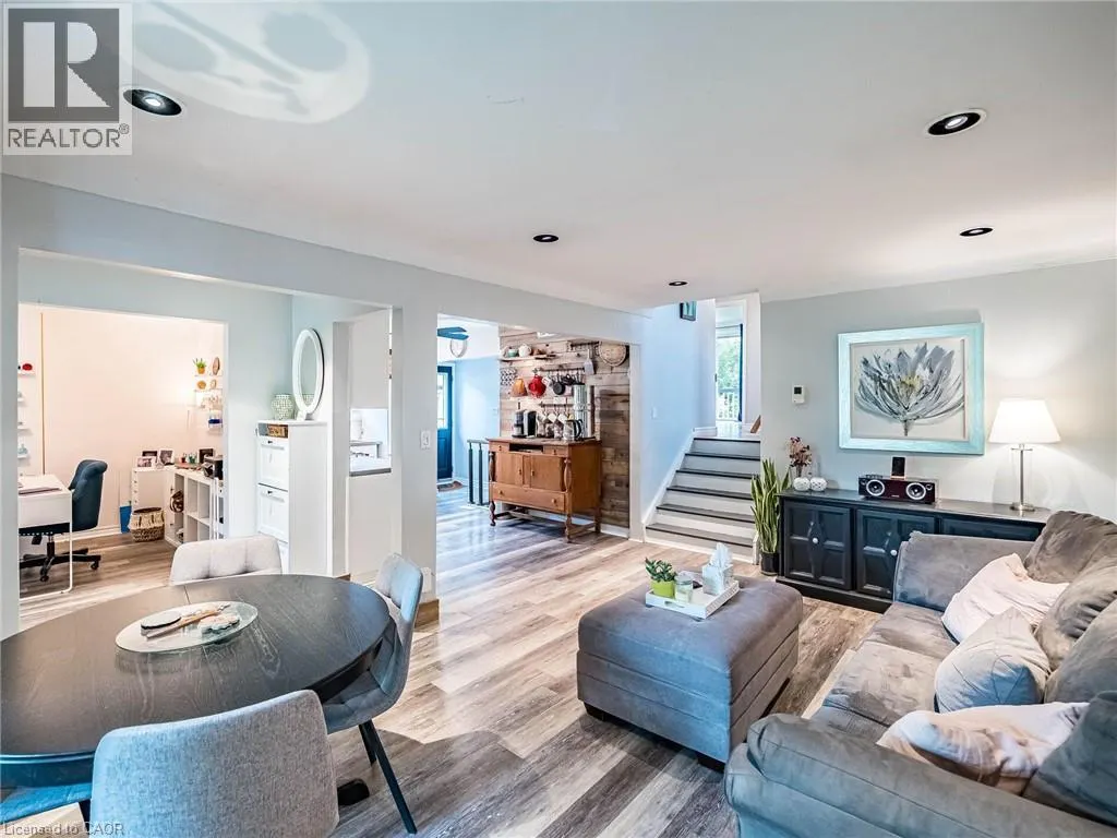 637 ARTREVA Crescent