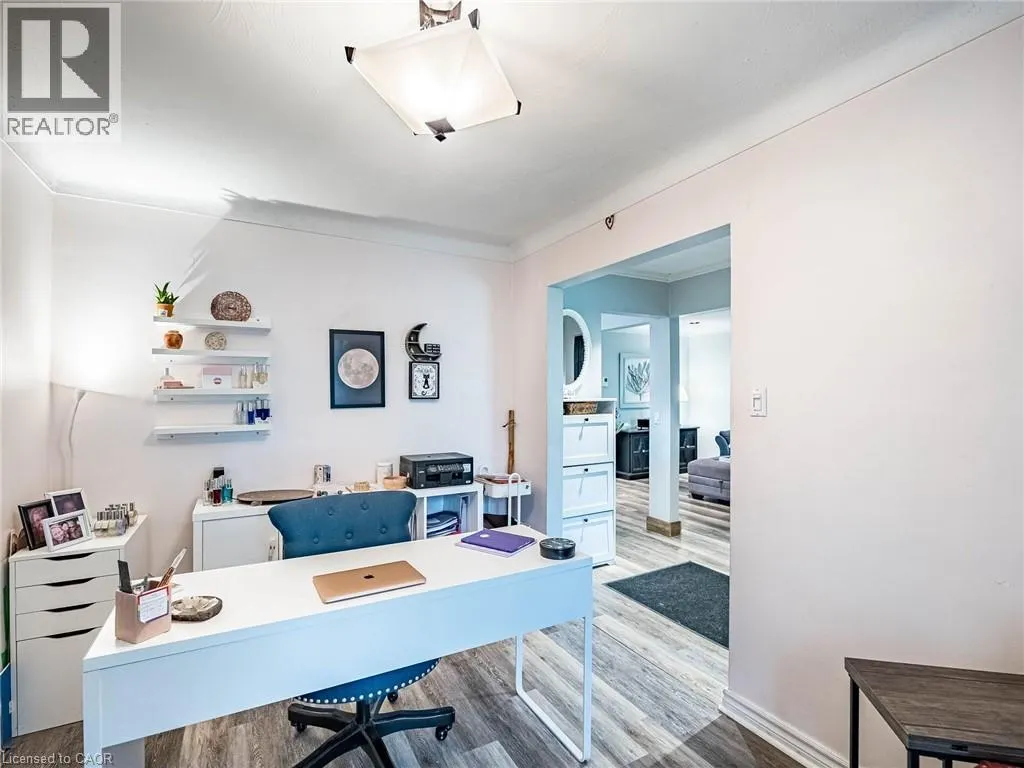 637 ARTREVA Crescent