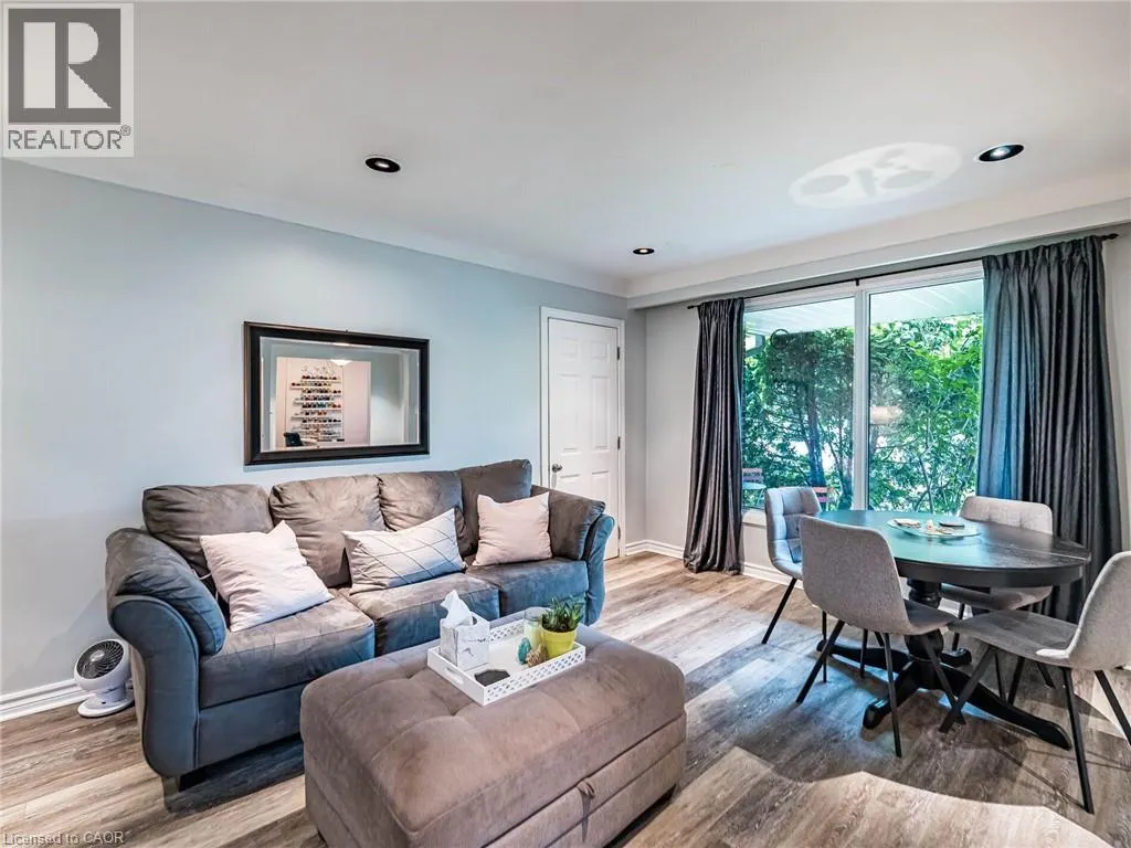 637 ARTREVA Crescent